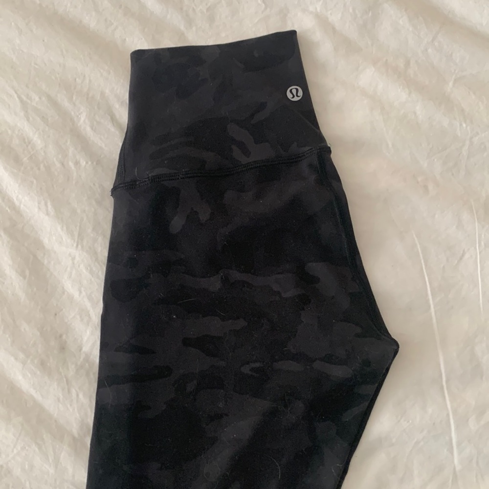 Lululemon camo leggings. Tag ripped out.